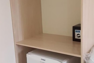 Mini-refrigerator