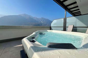 Jetted tub