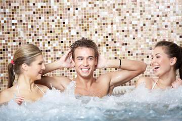 Indoor spa tub