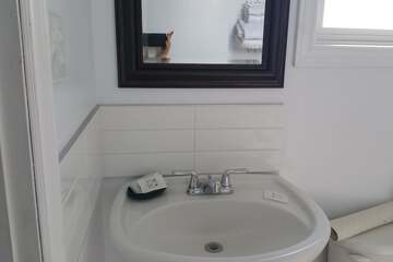 Bathroom sink