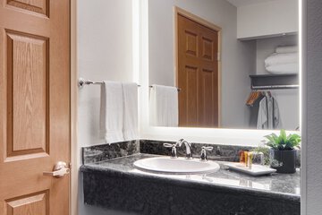 Bathroom sink