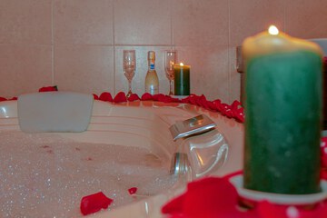 Indoor spa tub