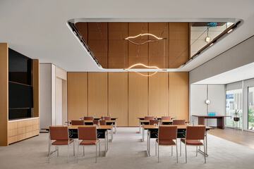 Meeting facility
