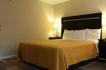 Room 6 of 11
