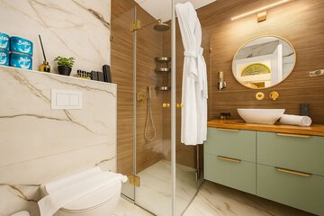 Bathroom shower