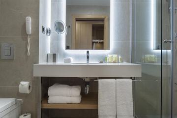 Bathroom shower
