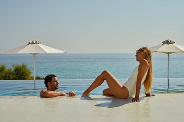 Infinity pool