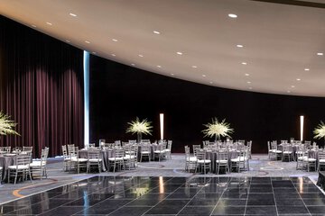 Ballroom/Hall 64 of 82