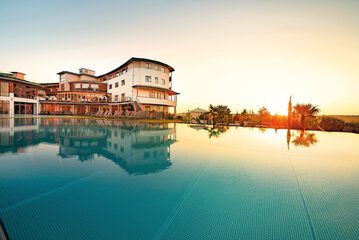 Infinity pool