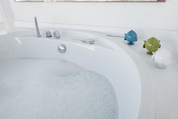 Private spa tub