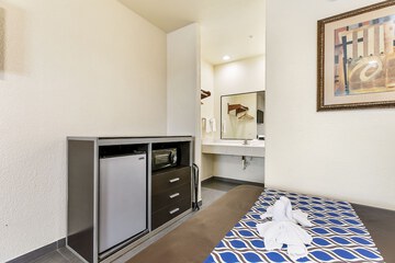 Mini-refrigerator