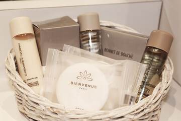 Bathroom amenities
