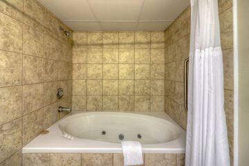 Jetted tub