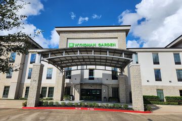 Check-in/check-out kiosk