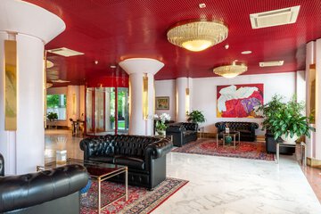 Lobby sitting area