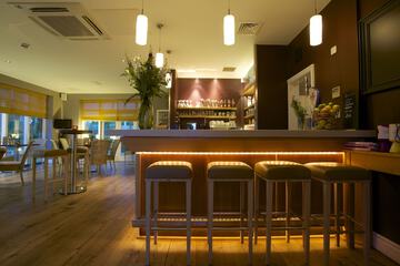 Sports bar