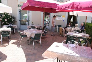 Food court