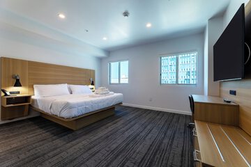 Room 19 of 81