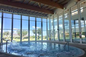 Indoor spa tub