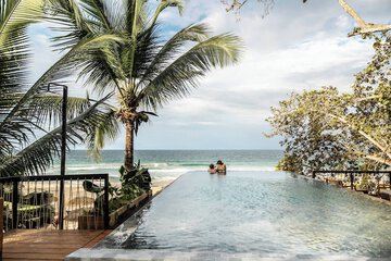 Infinity pool