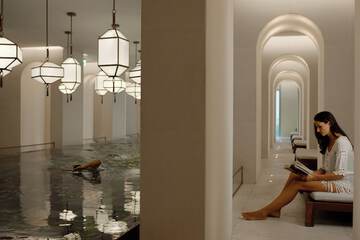 Indoor/outdoor pool