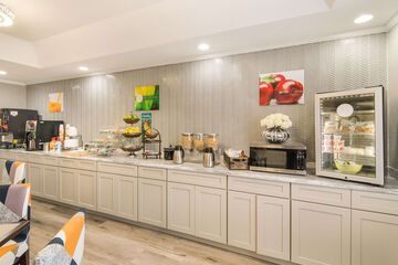 Breakfast/Coffee Service 44 of 48