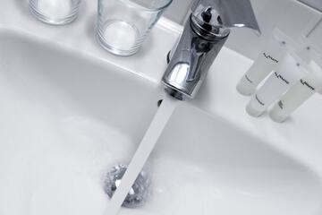 Bathroom sink