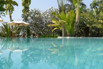 Infinity pool