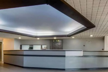 Check-in/check-out kiosk