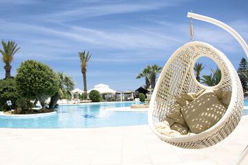 Infinity pool