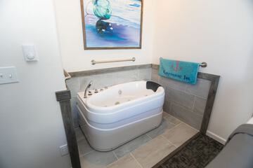 Jetted tub