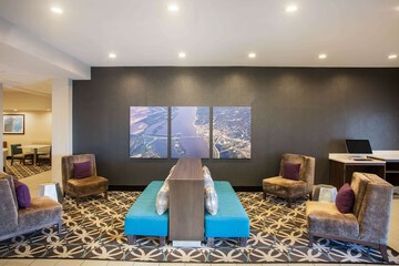 Hotel Interior 4 of 30