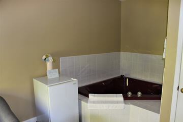 Jetted tub