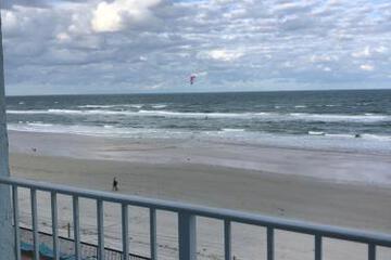 Beachside Hotel