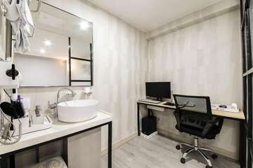 Bathroom sink