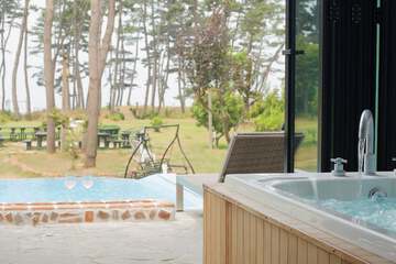 Private spa tub