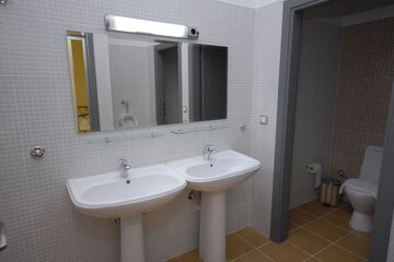 Bathroom sink
