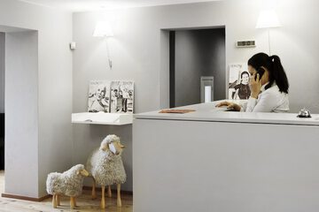 Concierge desk