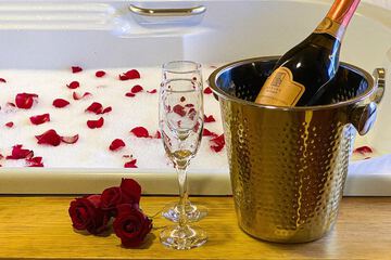 Jetted tub