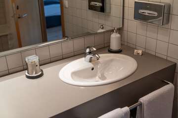 Bathroom amenities