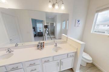 Bathroom sink