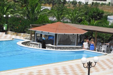 Poolside bar