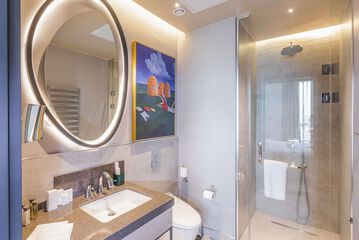 Bathroom shower