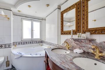 Jetted tub
