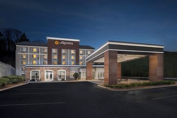 La Quinta Inn & Suites by Wyndham Downtown Asheville
