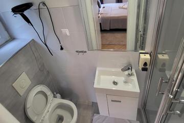 Photo 33