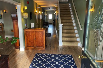 Check-in/check-out kiosk