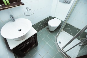 Bathroom sink