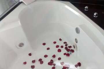 Jetted tub