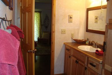 Bathroom sink